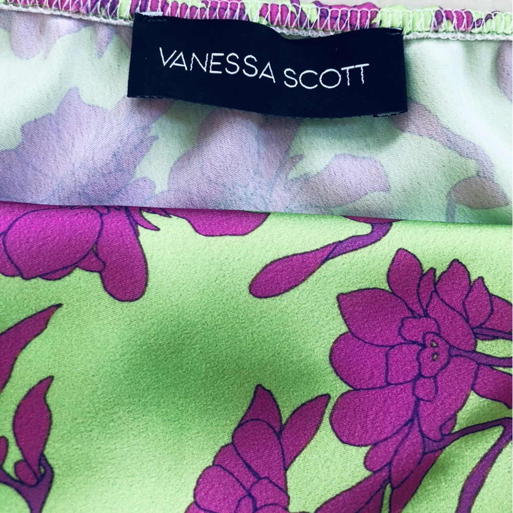 πΊπΈ Vanessa Scott Apple-Green and Frusia-Pink Draped-Neck Strap Long Dress. - Picture 13 of 16